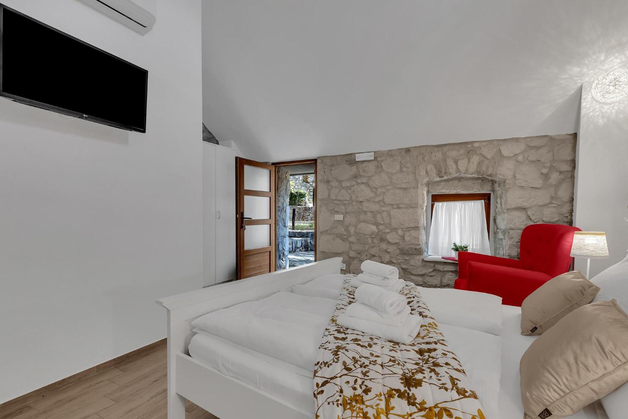 Stonehouse Residence In Makarska With Heated Pool ภายนอก รูปภาพ