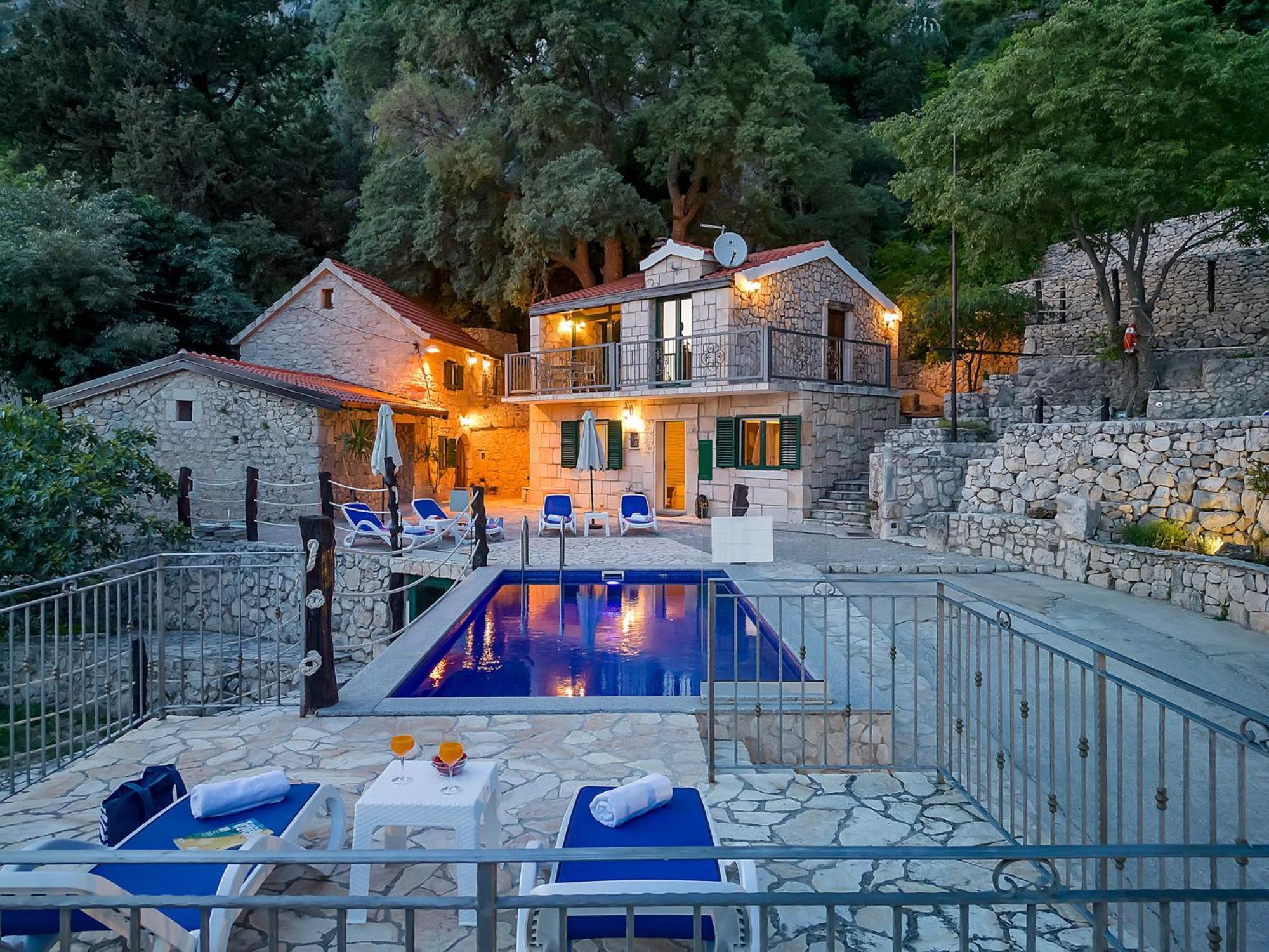 Stonehouse Residence In Makarska With Heated Pool ภายนอก รูปภาพ