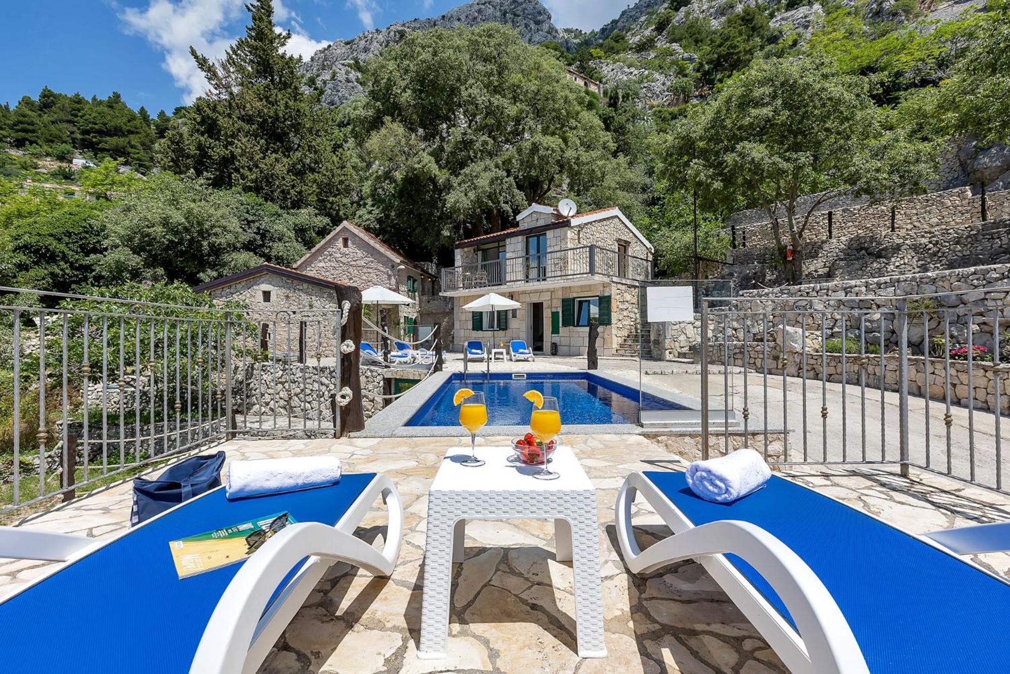 Stonehouse Residence In Makarska With Heated Pool ภายนอก รูปภาพ